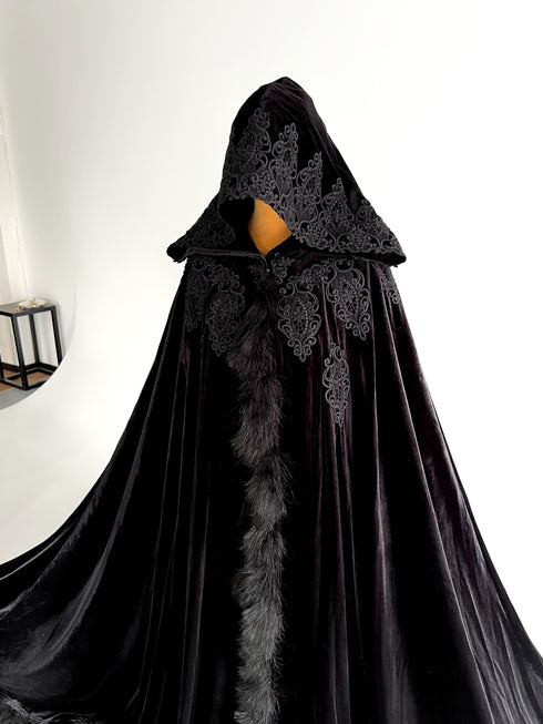 Cape black feathers